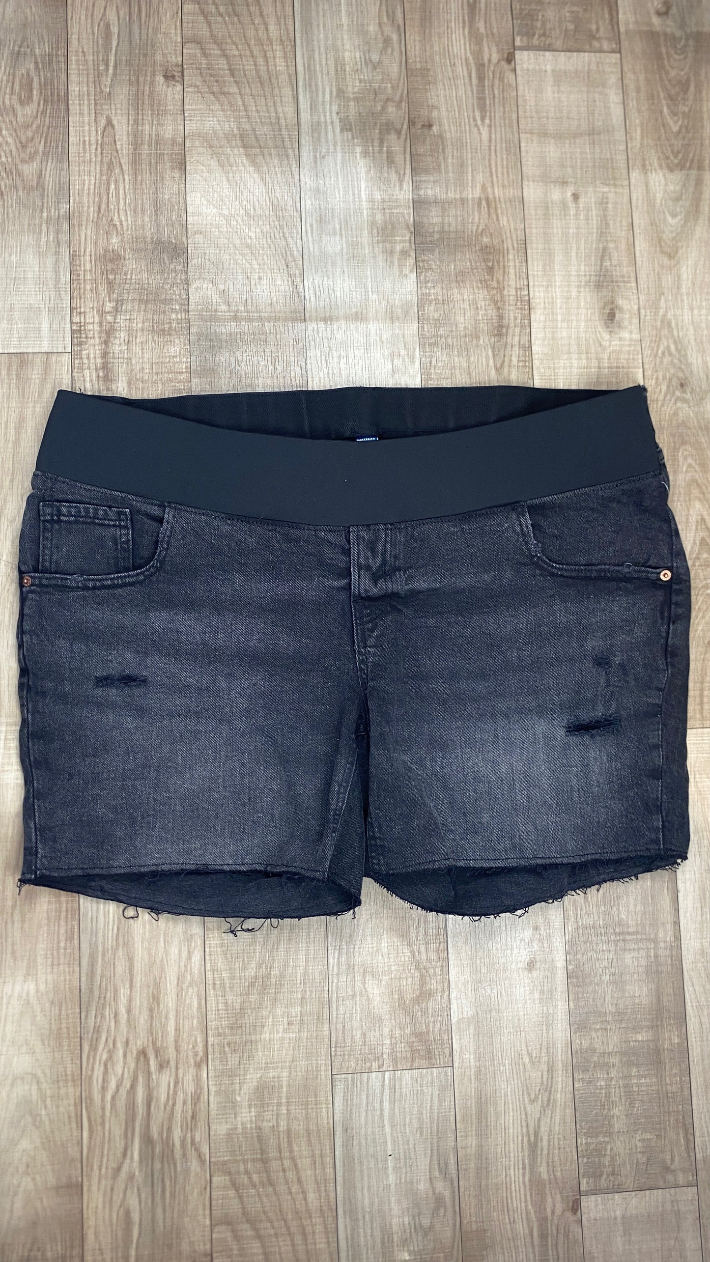 Taille 16 - Short Old Navy (NEUF)