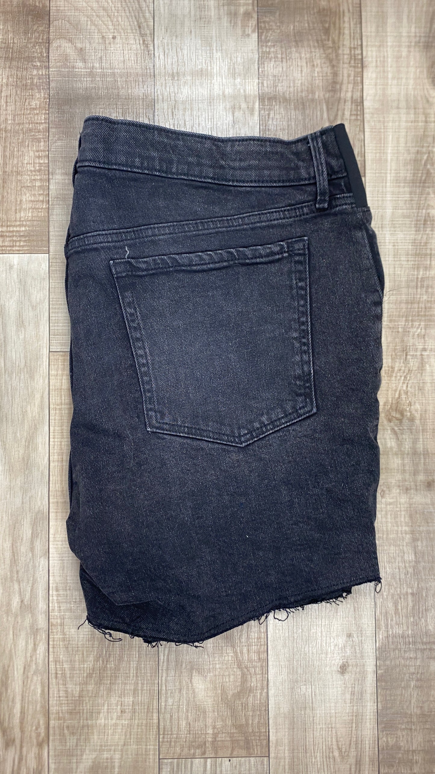 Taille 16 - Short Old Navy (NEUF)