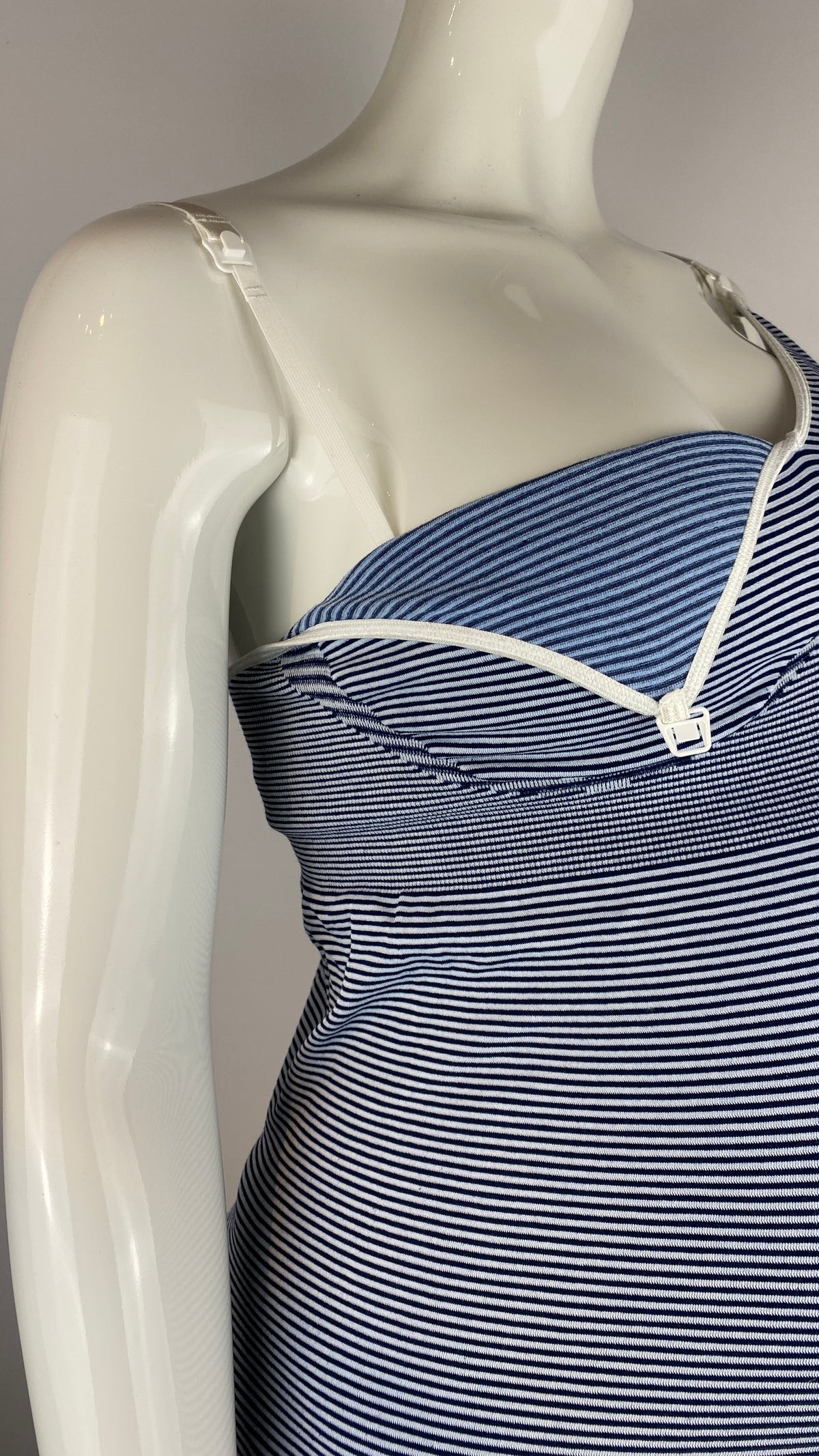 Smallshow Débardeur Allaitement Sans Manches – Camisole Maternité Douce & Respirante, Style Volants Croisés – Allaitement Facile & Discret